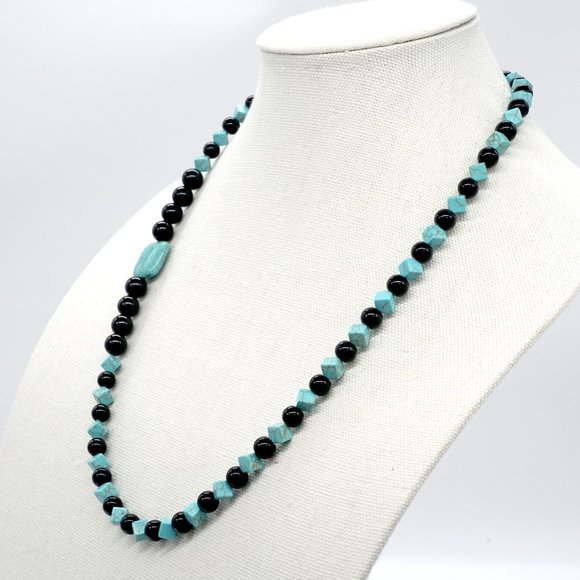 Duo color necklace with Genuine Turquoise and onyx. - Picture 9 of 9